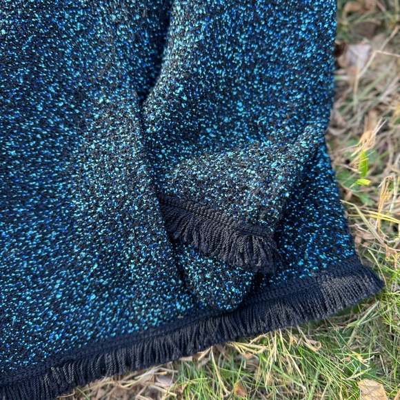 St. John bouclé tweed knit blazer in speckled blue & black w fringe trim Sz 12 - Picture 10 of 15